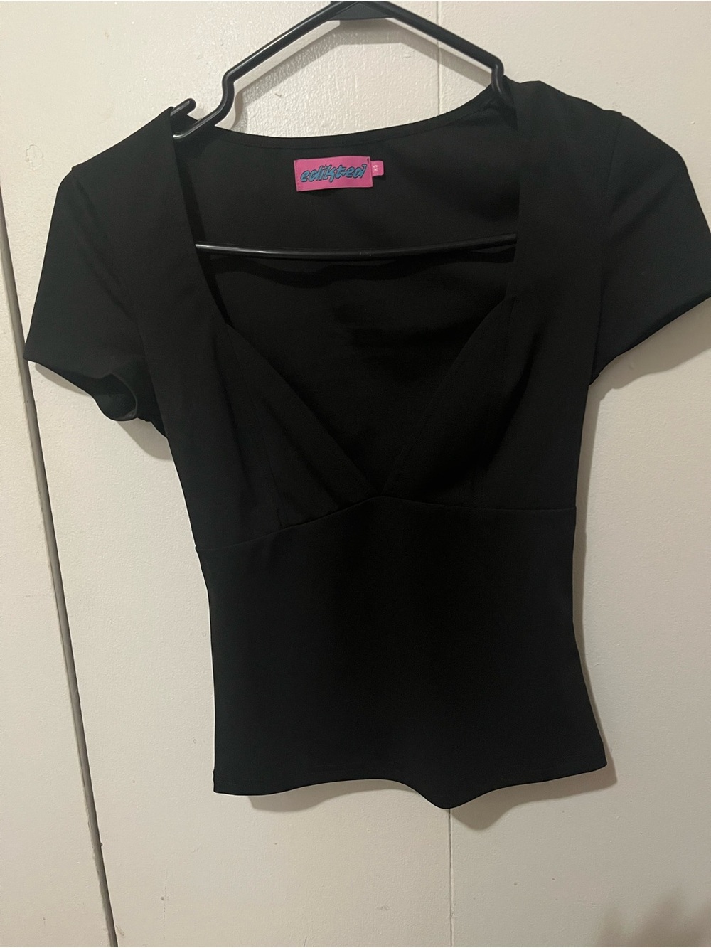 Edikted Black Short Sleeve V-Neck Fitted Top